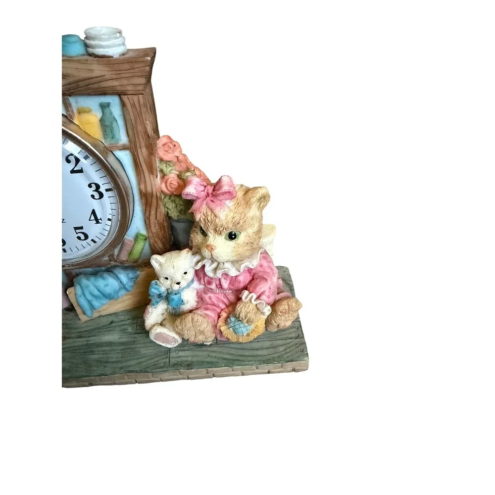 Vintage Style Resin Cat Mantle Clock Whimsical Kitten Kitchen Scene Quartz Decor